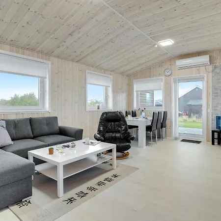 2 Bedroom Lovely In Casa vacanze Skjern